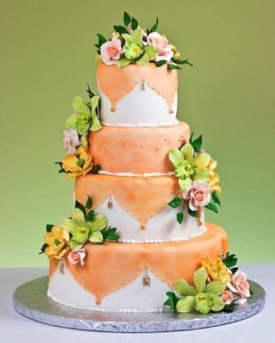 Свадебный торт с яркой глазурью